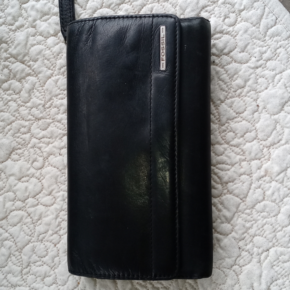 FOSSIL BLACK LEATHER TRIFOLD WALLETT